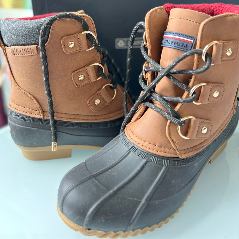 Tommy Hilfiger Duck Boots. Never been worn